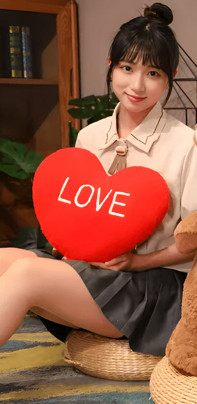 لعبة قطيفة على شكل قلب